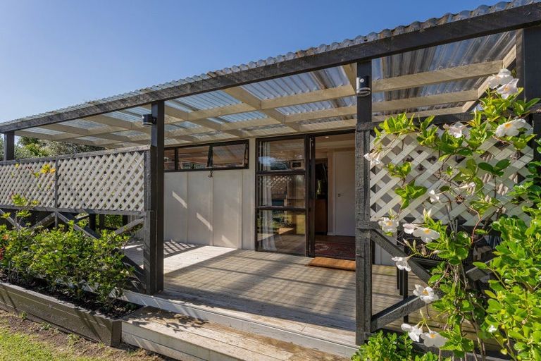 Photo of property in 56 Hahei Beach Road, Hahei, Whitianga, 3591