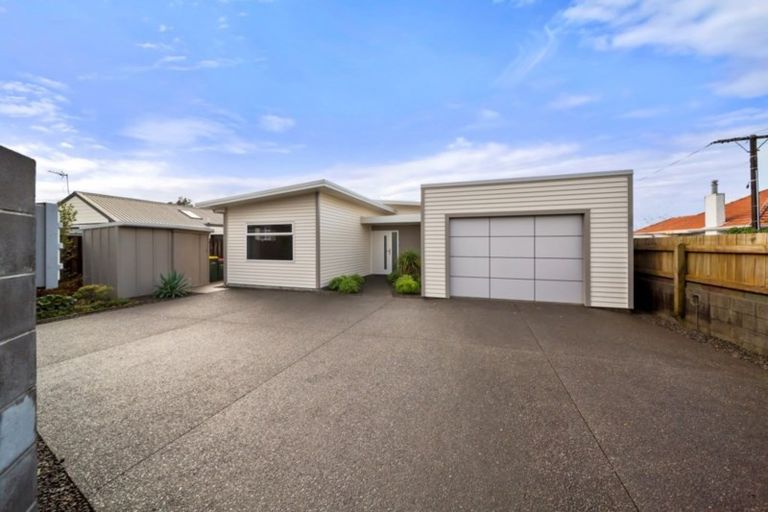 Photo of property in 297 Carrington Street, Vogeltown, New Plymouth, 4310