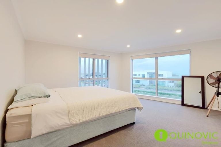 Photo of property in 52 Te Oneroa Way, Long Bay, Auckland, 0630
