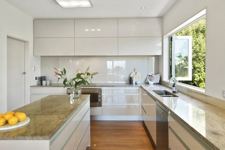 Photo of property in 50 Dyers Pass Road, Cashmere, Christchurch, 8022