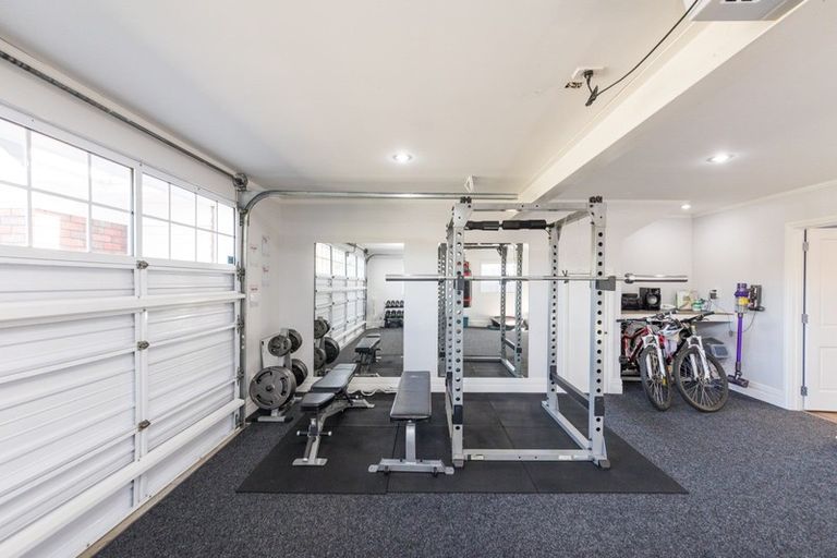 Photo of property in 6 Nicolas Lane, West End, Palmerston North, 4410