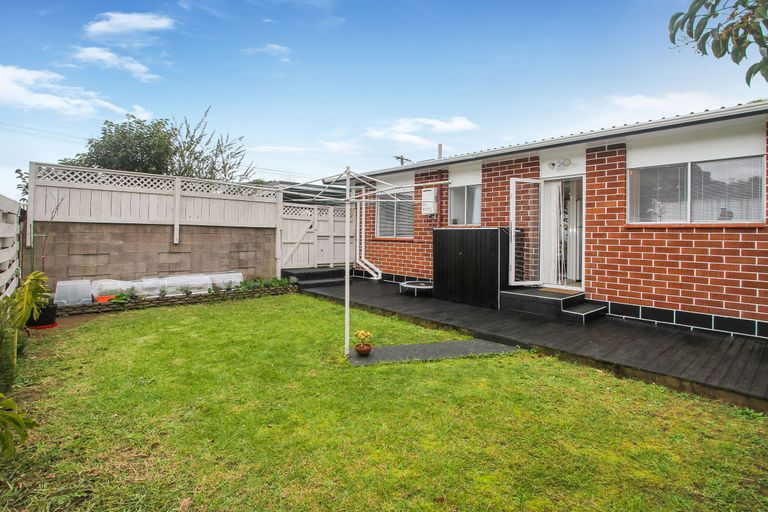Photo of property in 1/83 Birkdale Road, Birkdale, Auckland, 0626