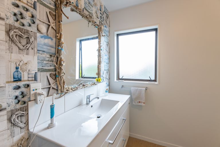 Photo of property in 51a Shackleton Street, New Brighton, Christchurch, 8061