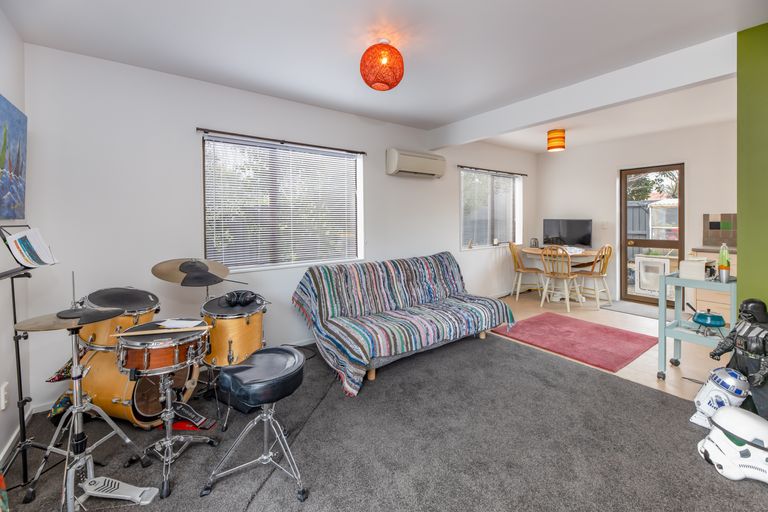 Photo of property in 51a Shackleton Street, New Brighton, Christchurch, 8061