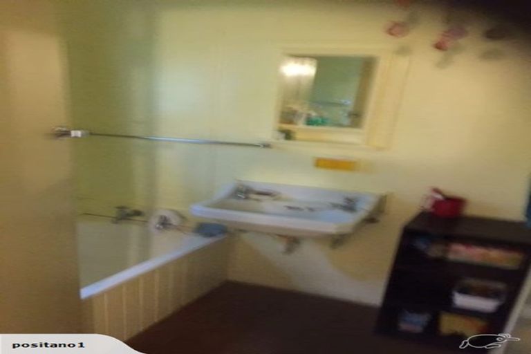 Photo of property in 134 Seaview Road, Paraparaumu Beach, Paraparaumu, 5032