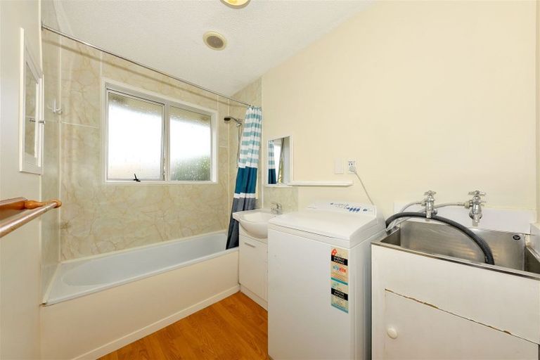 Photo of property in 3/10 Peer Street, Upper Riccarton, Christchurch, 8041