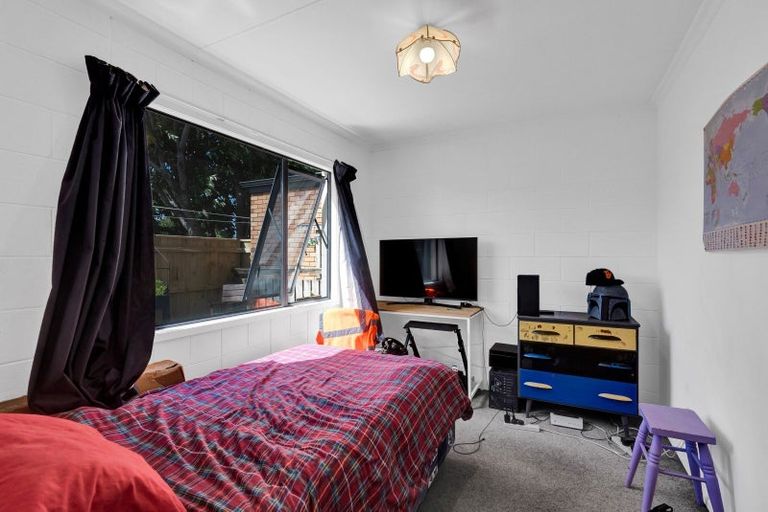 Photo of property in 2/65 Northgate, Strandon, New Plymouth, 4312