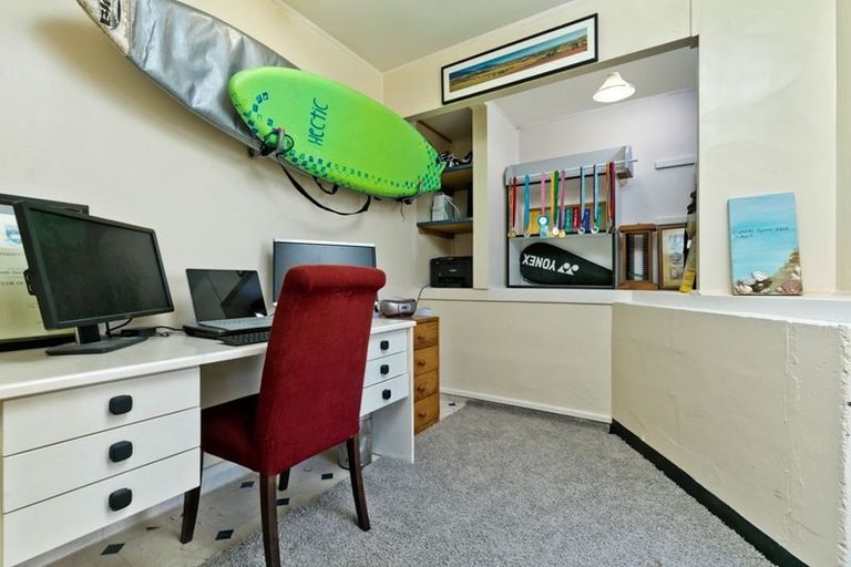 Photo of property in 65 Luckens Road, West Harbour, Auckland, 0618