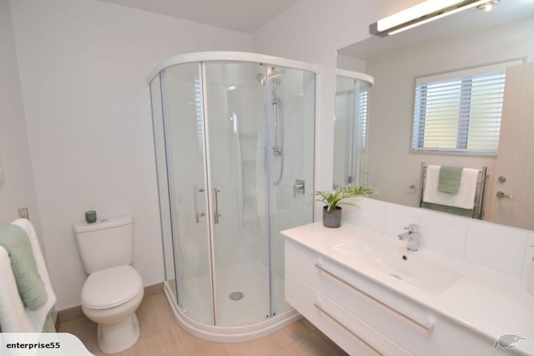 Photo of property in 8 Ardnave Lane, Broomfield, Christchurch, 8042