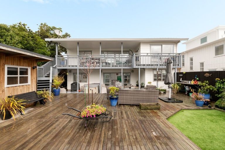 Photo of property in 1037 Papamoa Beach Road, Papamoa Beach, Papamoa, 3118