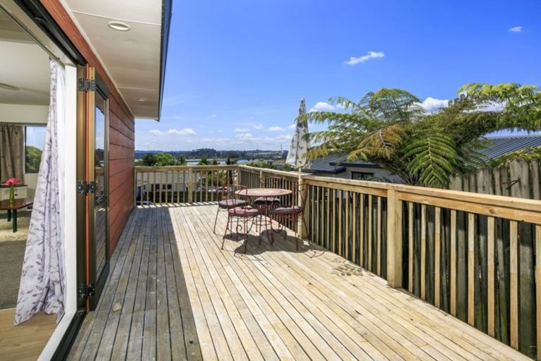 Photo of property in 12 Sevilla Place, Unsworth Heights, Auckland, 0632
