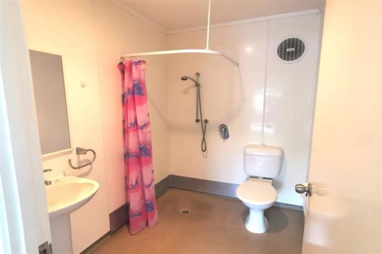 Photo of property in 14 La Trobe Street, Pakuranga Heights, Auckland, 2010