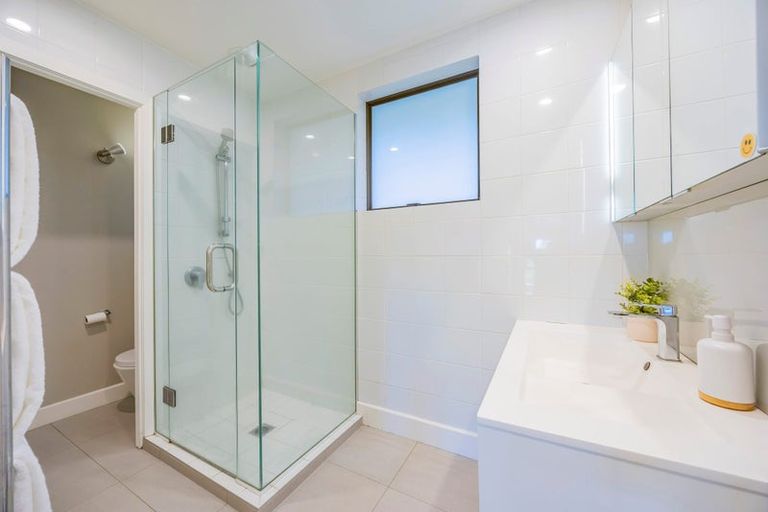 Photo of property in 73 Braemar Road, Castor Bay, Auckland, 0620