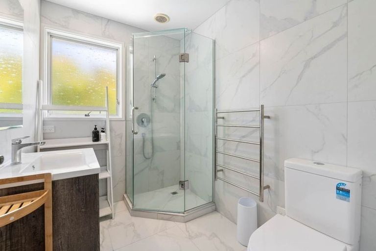 Photo of property in 27 Contessa Drive, Glenfield, Auckland, 0629