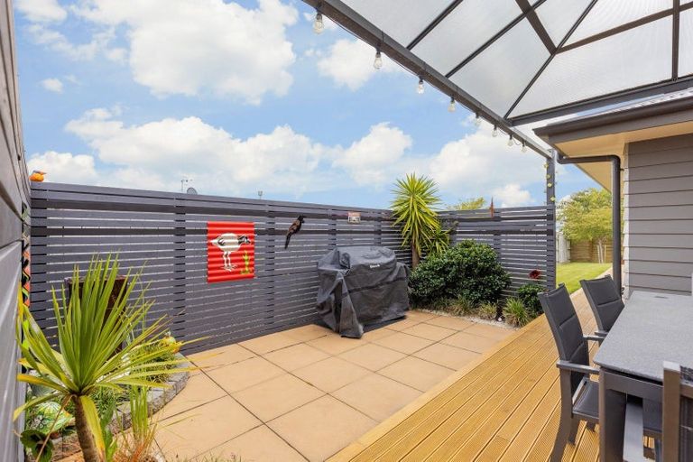 Photo of property in 11 Monaco Grove, Fitzherbert, Palmerston North, 4410