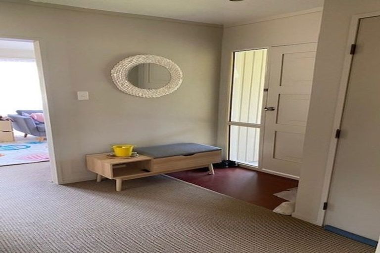 Photo of property in 70 Oriel Avenue, Tawa, Wellington, 5028