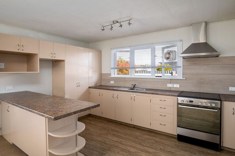 Photo of property in 2 Campbell Street, Alexandra, 9320