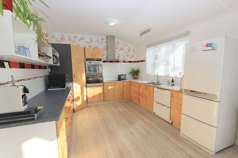 Photo of property in 1 Whitney Street, Blenheim, 7201