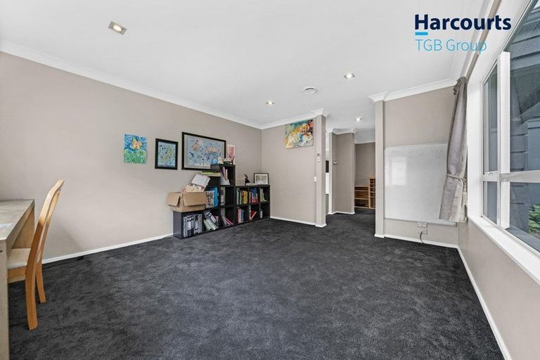 Photo of property in 28 Franshell Crescent, East Tamaki, Auckland, 2013