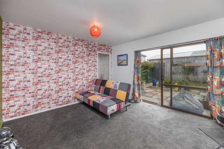 Photo of property in 51a Shackleton Street, New Brighton, Christchurch, 8061