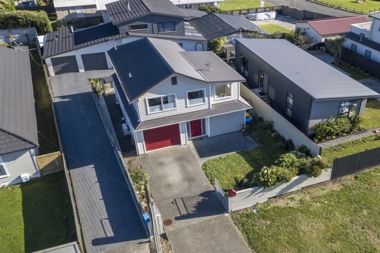 Photo of property in 25a Lambley Road, Titahi Bay, Porirua, 5022