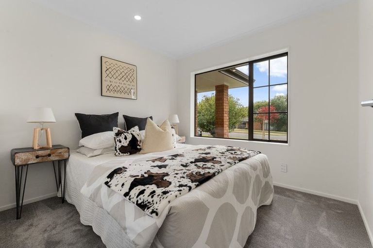 Photo of property in 21 Sandwick Drive, Weymouth, Auckland, 2103