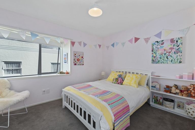 Photo of property in 21 Merani Street, Narrow Neck, Auckland, 0622