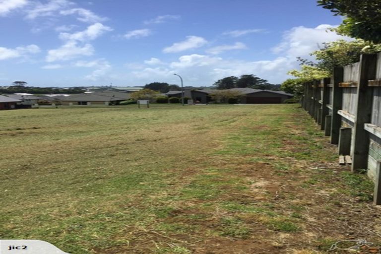 Photo of property in 33 Alberta Road, Glen Avon, New Plymouth, 4312