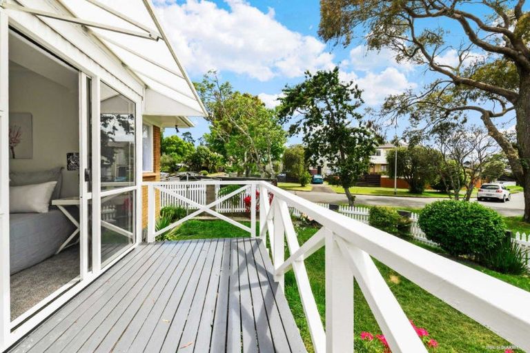 Photo of property in 1/38 Ballater Place, Highland Park, Auckland, 2010