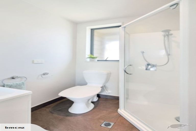 Photo of property in 33 Cityview Place, Massey, Auckland, 0614