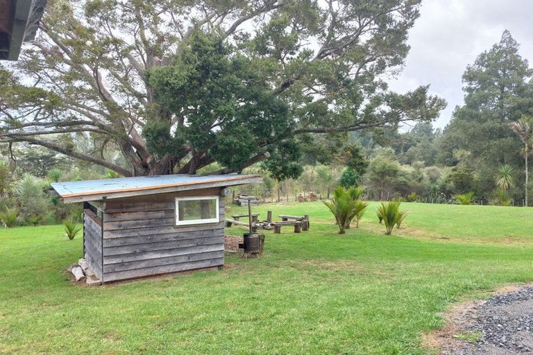 Photo of property in 147 Whaka Road, Maungaturoto, 0520