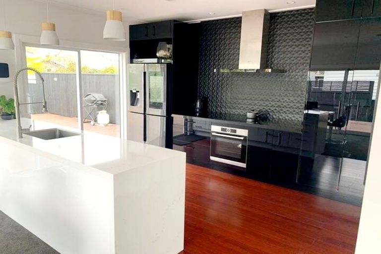 Photo of property in 10 Plunket Avenue, Petone, Lower Hutt, 5012