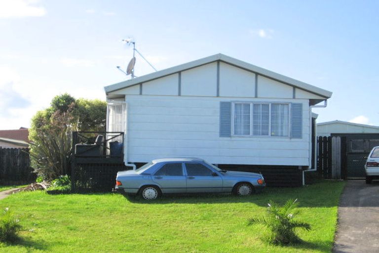 Photo of property in 22 Greenstone Place, Clover Park, Auckland, 2019