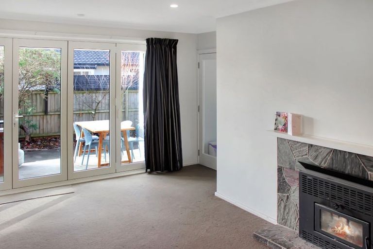 Photo of property in 3 Mirfield Place, Russley, Christchurch, 8042