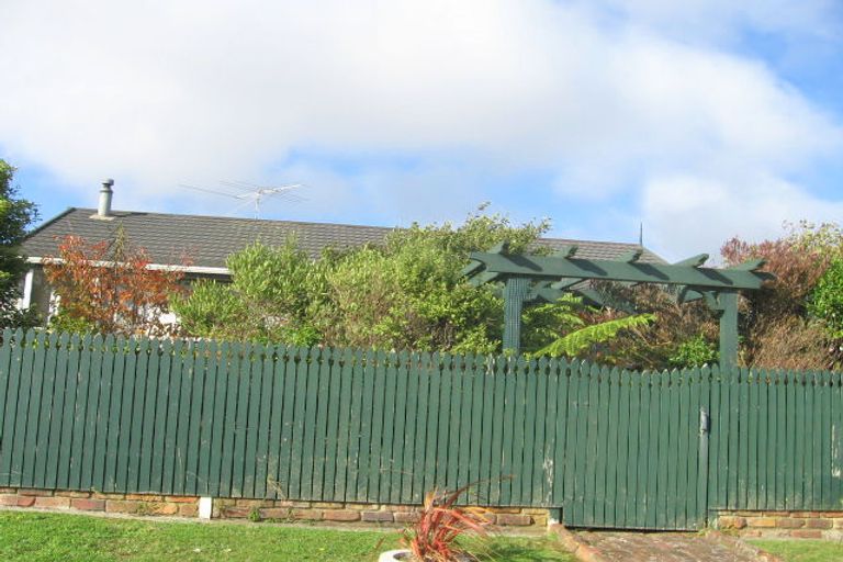 Photo of property in 64 Guadeloupe Crescent, Grenada Village, Wellington, 6037