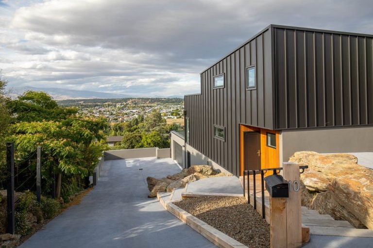 Photo of property in 10 Hawkdun Place, Bridge Hill, Alexandra, 9320