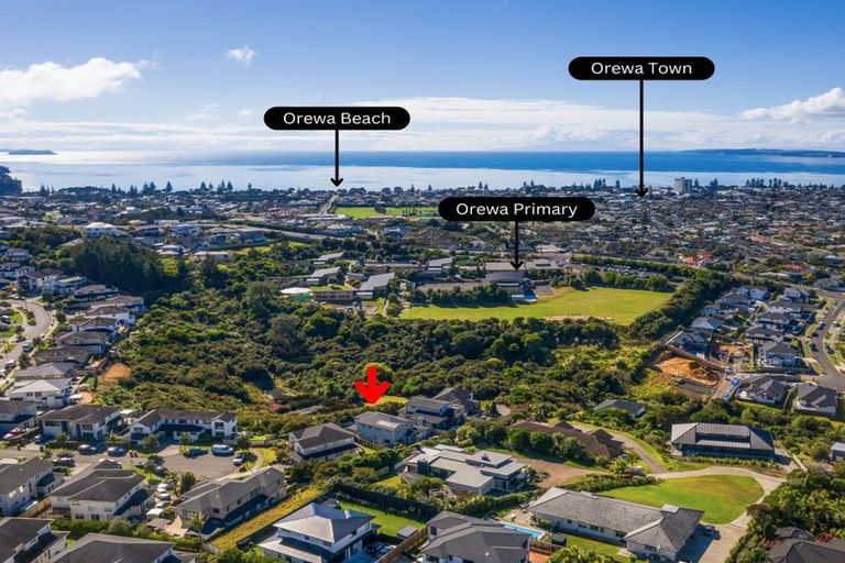 Photo of property in 9 Taraire Place, Orewa, 0931