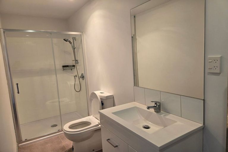 Photo of property in 5 Eileen Newey Place, Henderson, Auckland, 0612