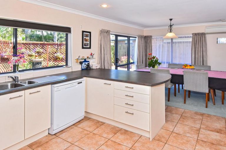 Photo of property in 53 Bellville Drive, Clendon Park, Auckland, 2103