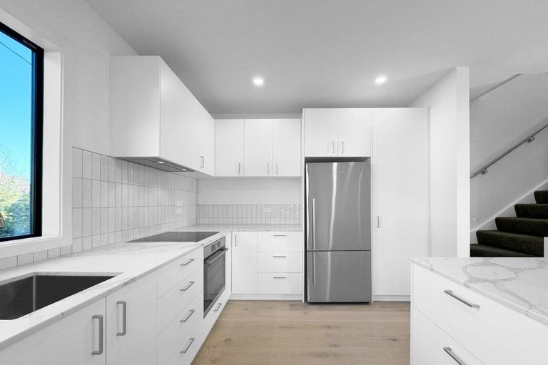 Photo of property in 4/323 Riverside Drive, Waterloo, Lower Hutt, 5011