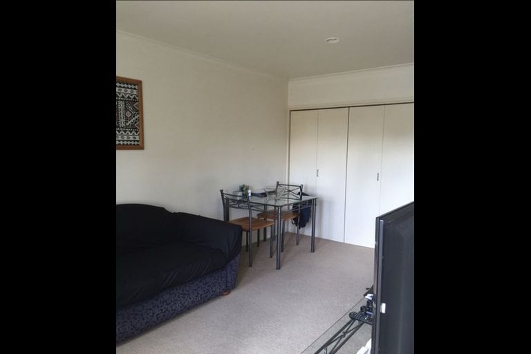 Photo of property in 30/8c Westward Ho Road, Glen Eden, Auckland, 0602