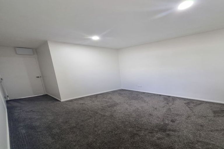 Photo of property in 2 Arnhem Place, Pukekohe, 2120