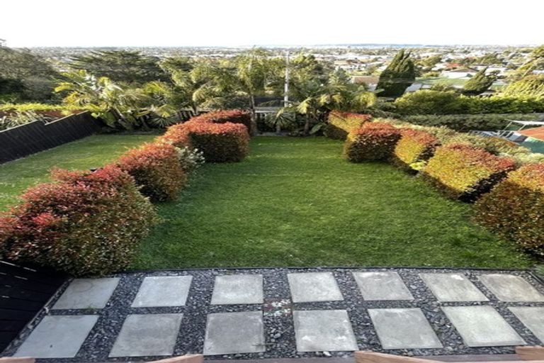 Photo of property in 5/60 West Coast Road, Glen Eden, Auckland, 0602