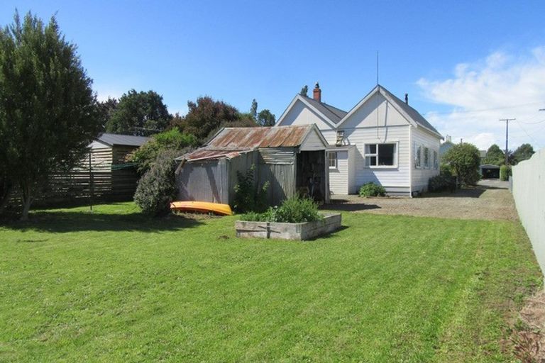 Photo of property in 15 Coronation Street, Waimate, 7924