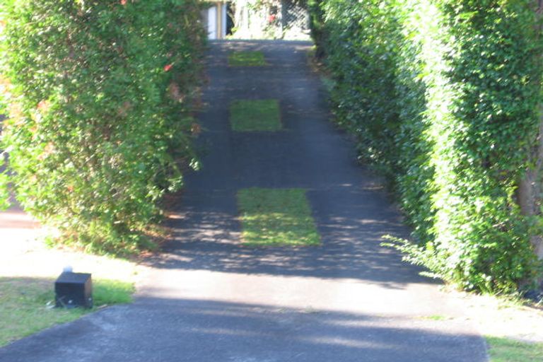 Photo of property in 11 Cottam Grove, Northcross, Auckland, 0632