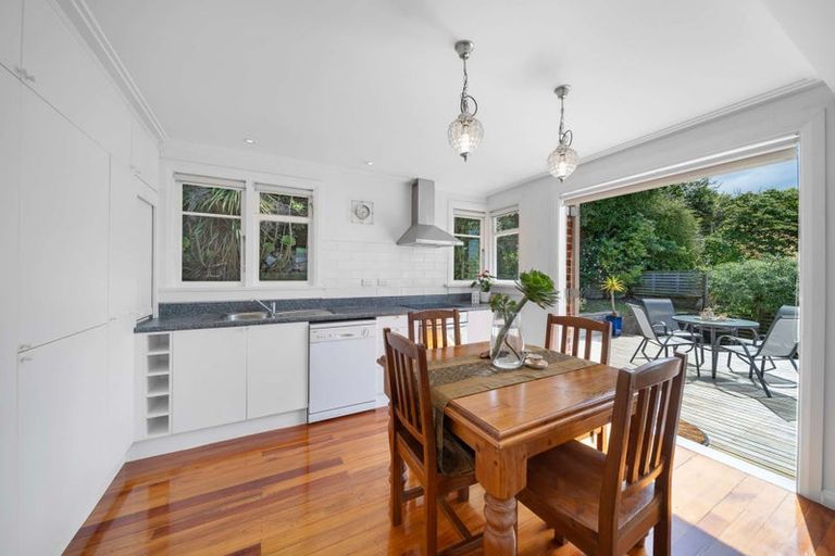 Photo of property in 96 Easther Crescent, Kew, Dunedin, 9012