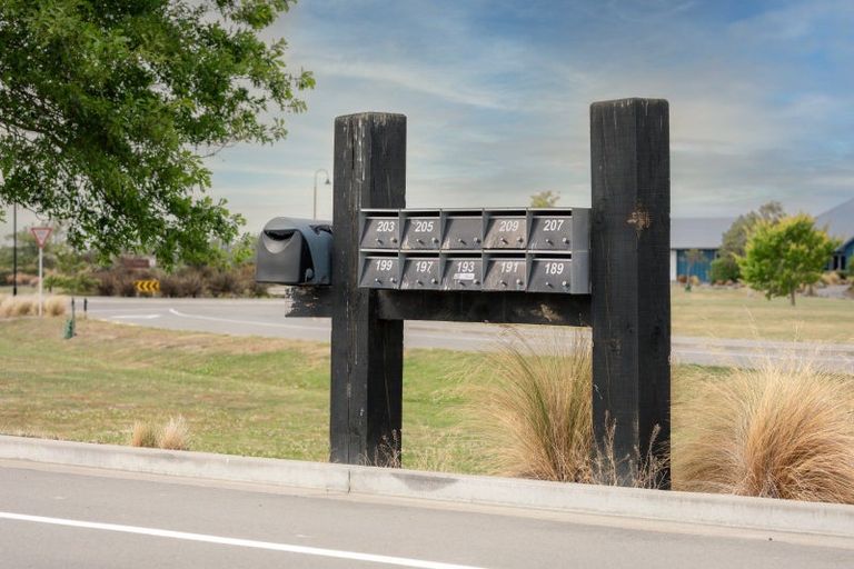 Photo of property in 199 Lake Hood Drive, Huntingdon, Ashburton, 7774