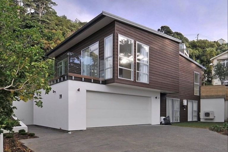 Photo of property in 98 Awa Road, Seatoun, Wellington, 6022