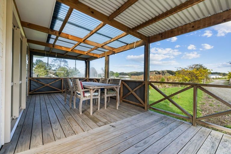 Photo of property in 46 Franklin Road, Paparoa, 0571