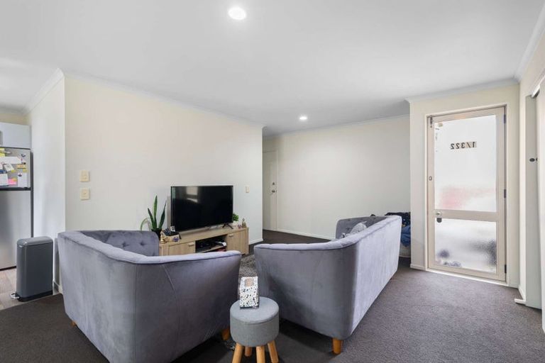 Photo of property in 1/322 West Coast Road, Glen Eden, Auckland, 0602